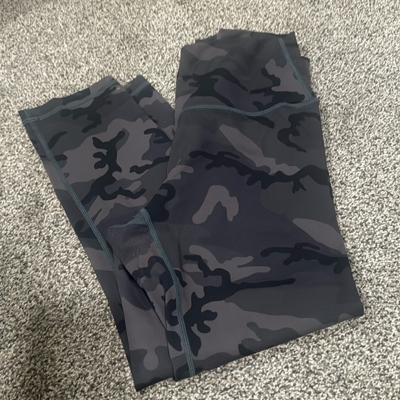 Zyia camo luxe Capri sz 4 - Picture 1 of 2